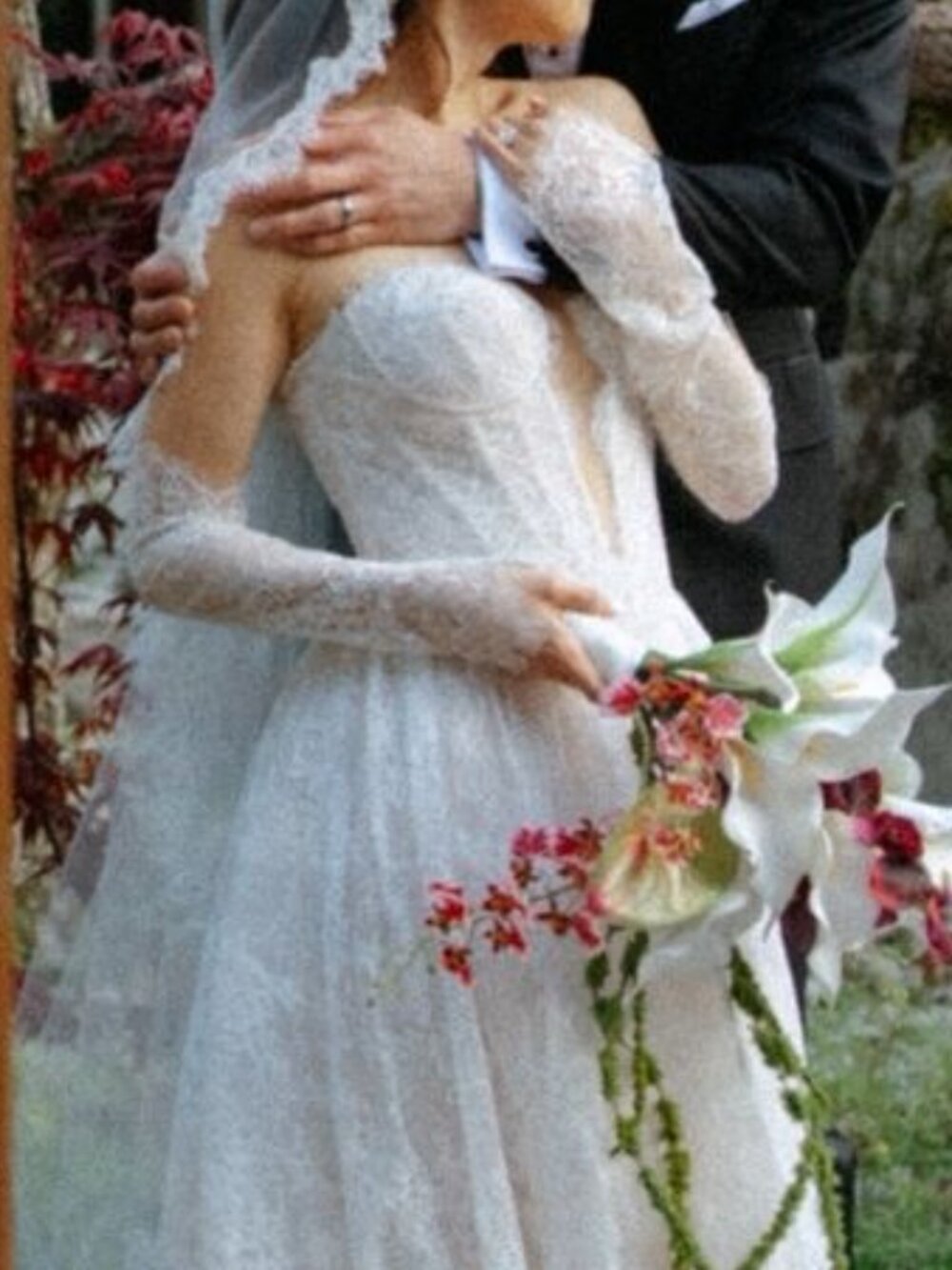 Handmade Fingerless Bridal Off White Gloves with Chantilly Lace - XS